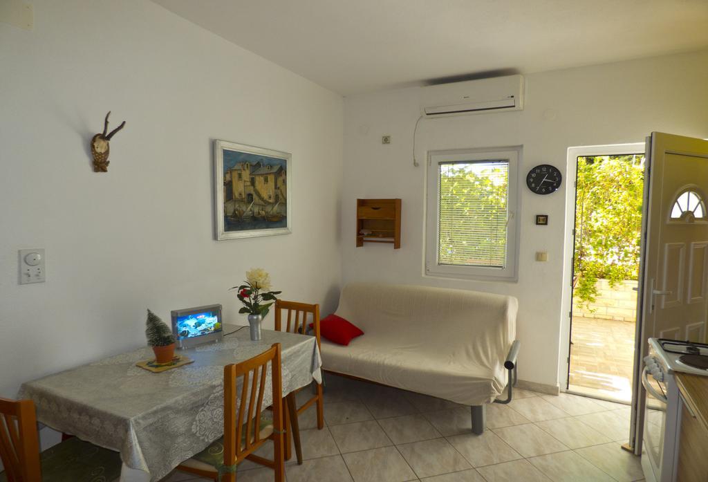 Apartments Plaza Ivan Dolac Room photo