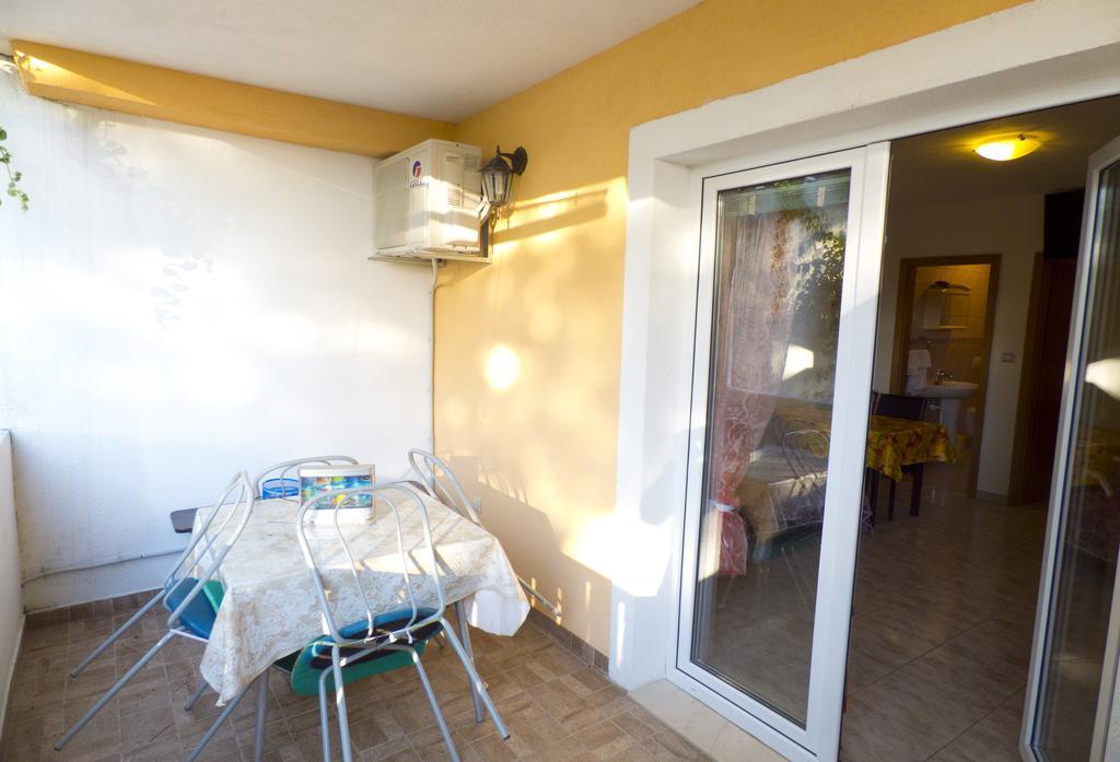Apartments Plaza Ivan Dolac Room photo