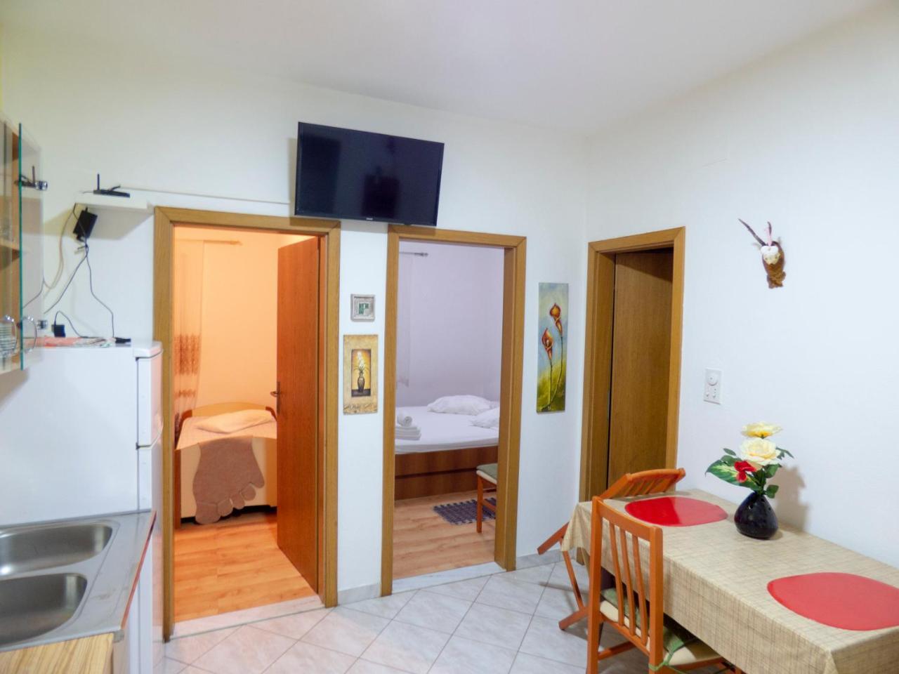 Apartments Plaza Ivan Dolac Exterior photo