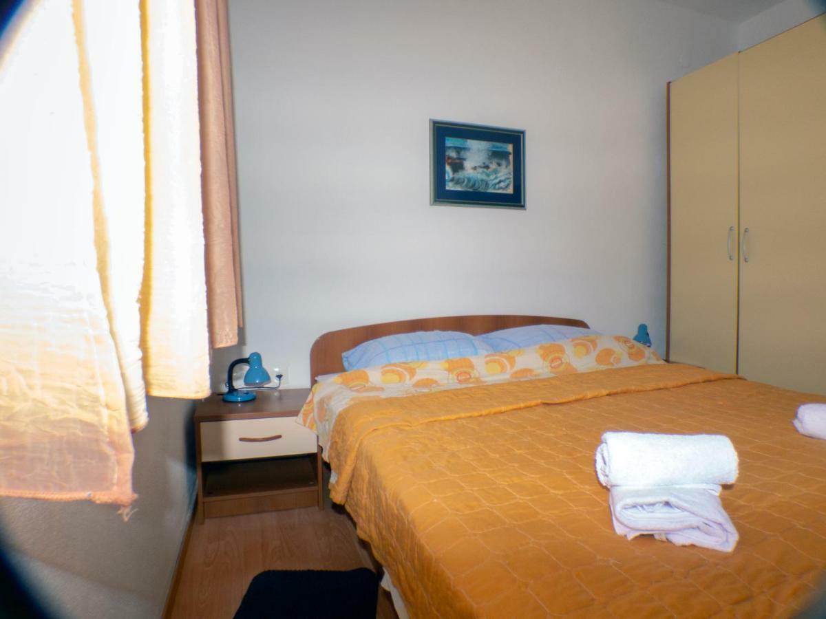 Apartments Plaza Ivan Dolac Exterior photo
