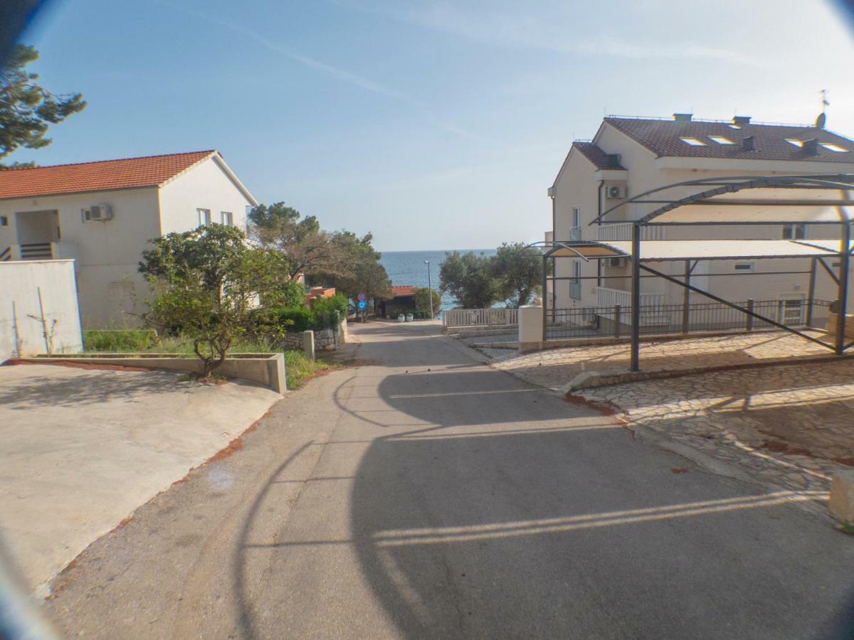 Apartments Plaza Ivan Dolac Exterior photo