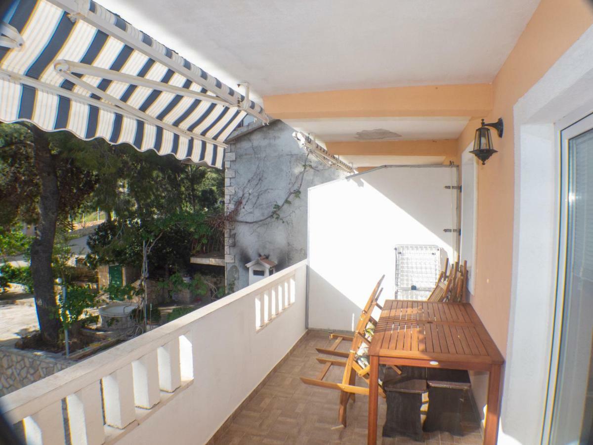 Apartments Plaza Ivan Dolac Exterior photo