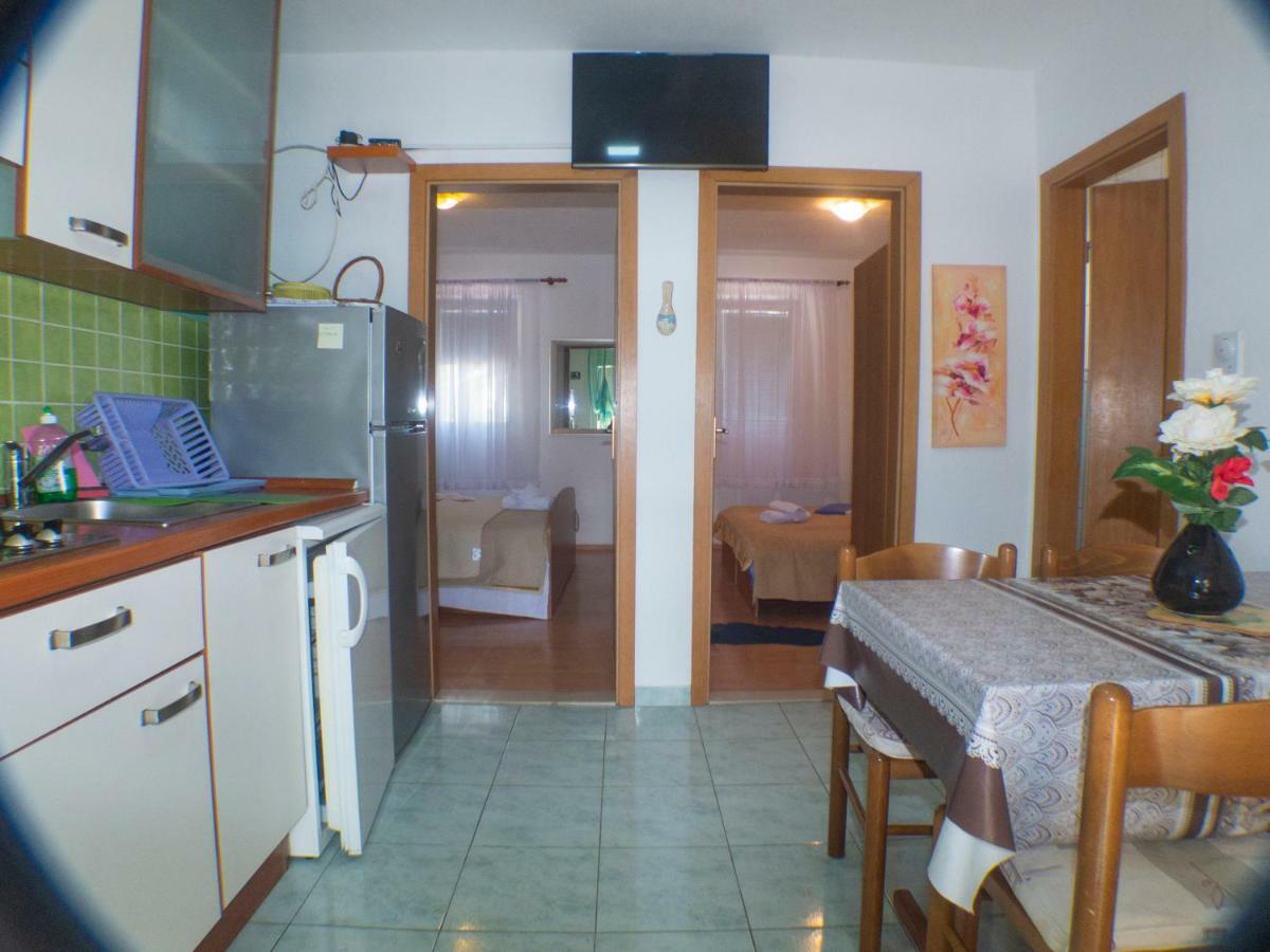 Apartments Plaza Ivan Dolac Exterior photo