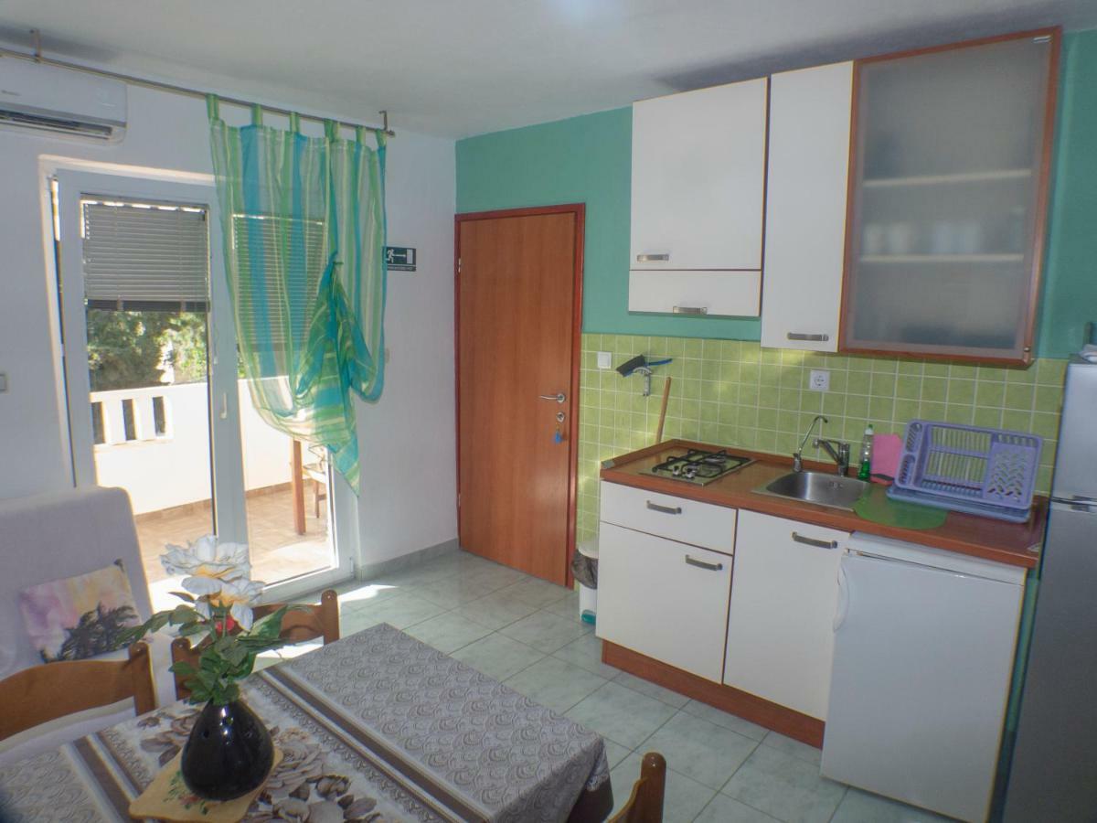 Apartments Plaza Ivan Dolac Exterior photo