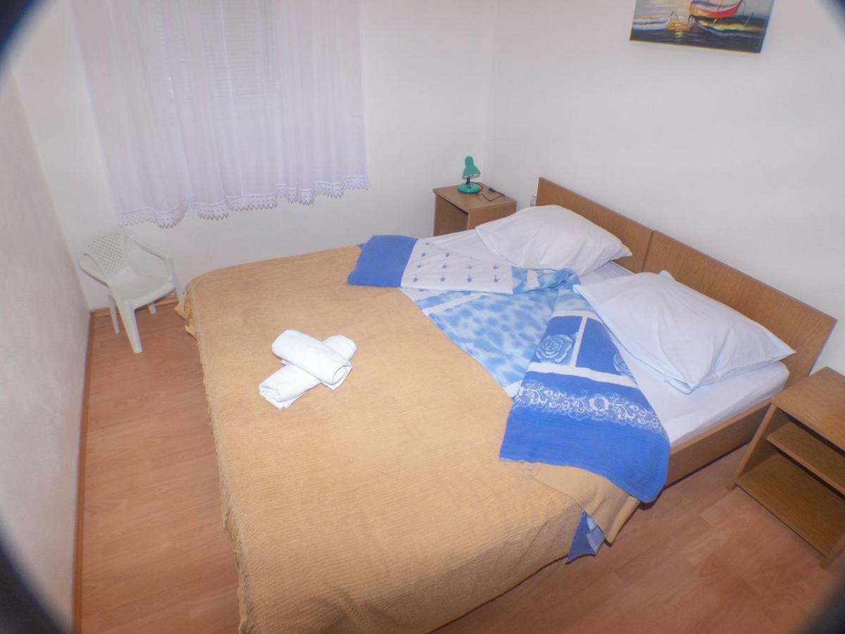 Apartments Plaza Ivan Dolac Exterior photo